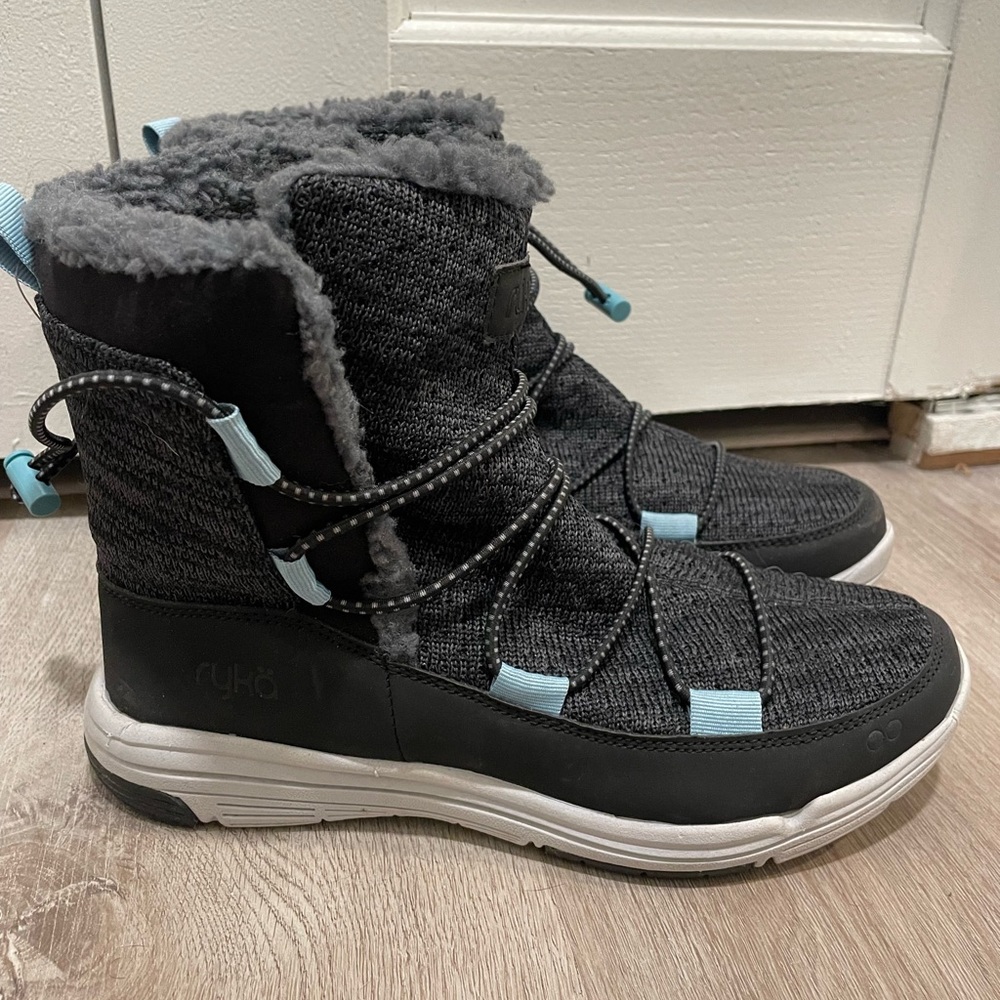 Rita waterproof activewear boots work once